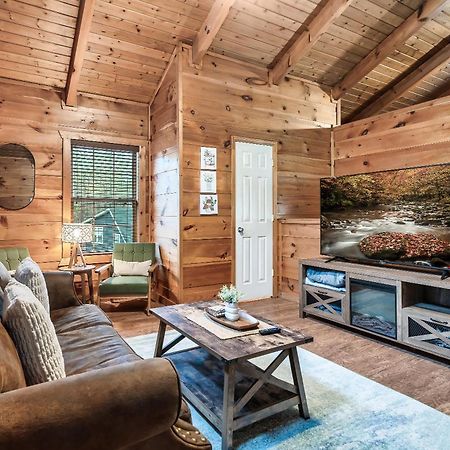 Mama Bear'S Moonshine Ridge Villa แกตลิงเบิร์ก ภายนอก รูปภาพ