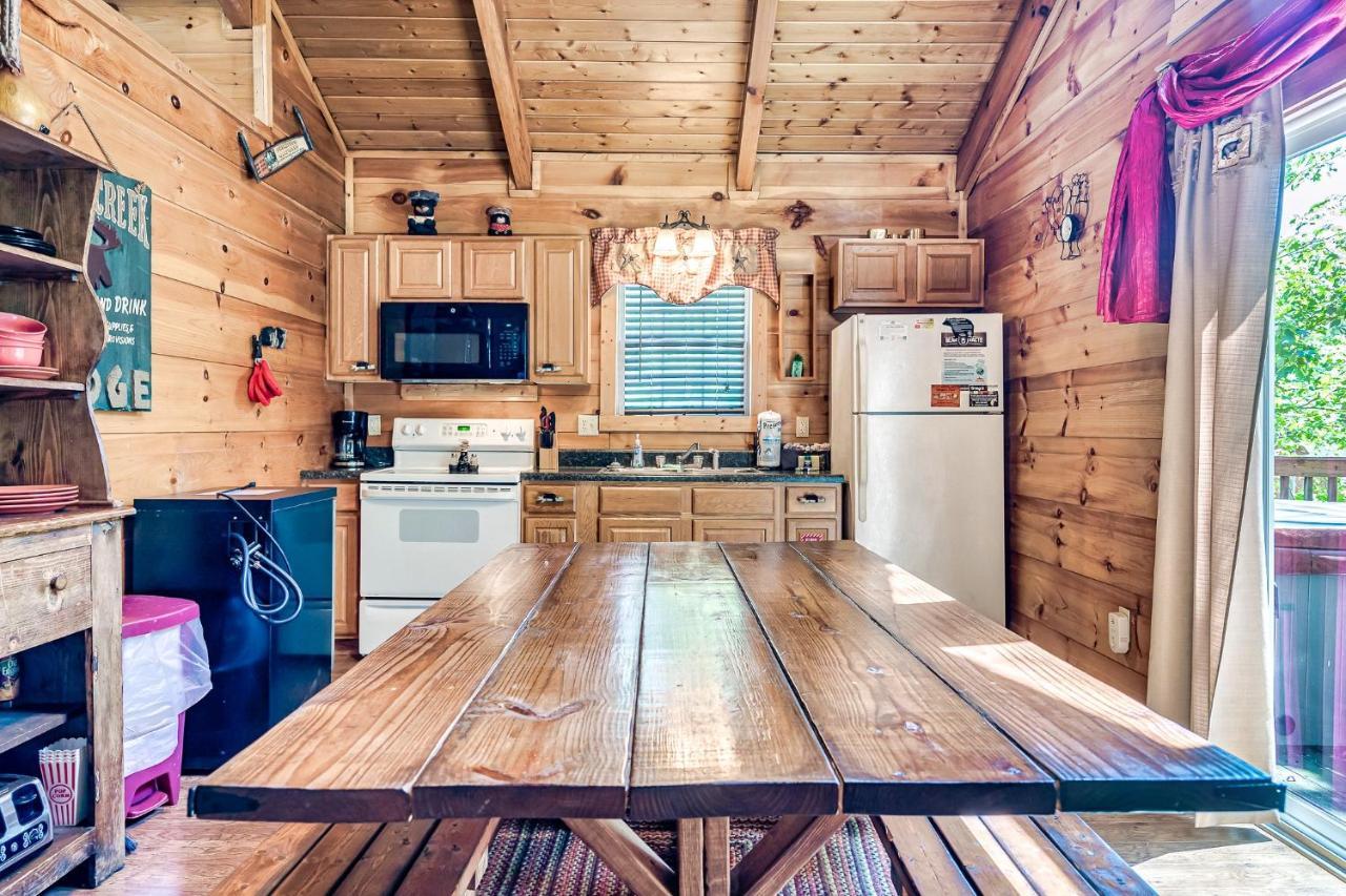 Mama Bear'S Moonshine Ridge Villa แกตลิงเบิร์ก ภายนอก รูปภาพ