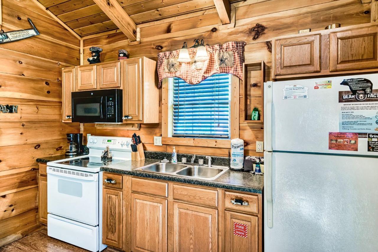 Mama Bear'S Moonshine Ridge Villa แกตลิงเบิร์ก ภายนอก รูปภาพ