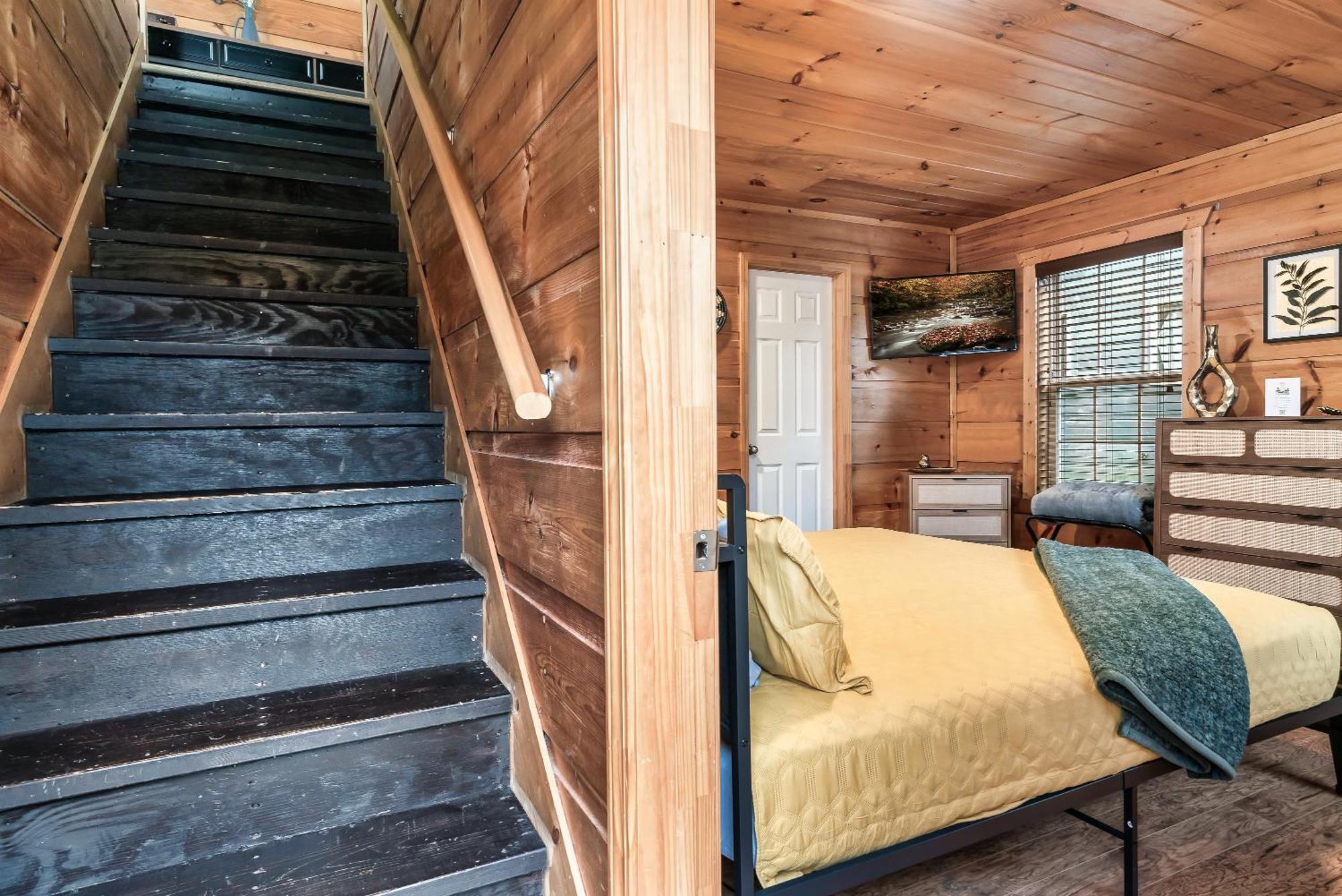 Mama Bear'S Moonshine Ridge Villa แกตลิงเบิร์ก ภายนอก รูปภาพ